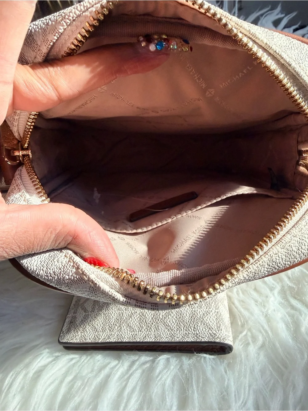 Michael Kors Light Beige Signature Crossbody Messenger